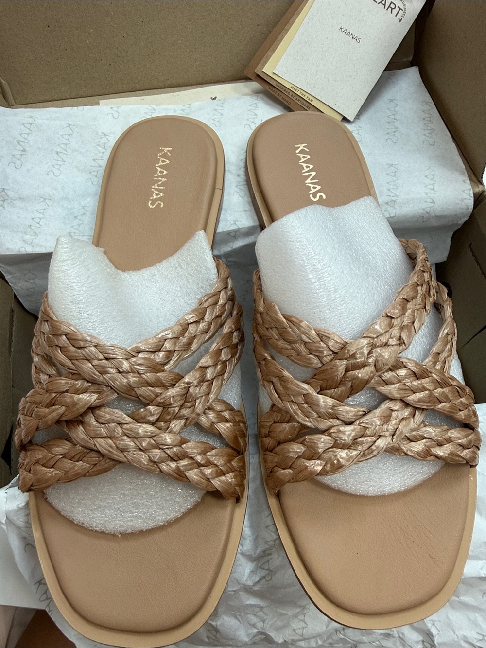 Kaanas Women's Cinnamon VERACRUZ Sandals NWT